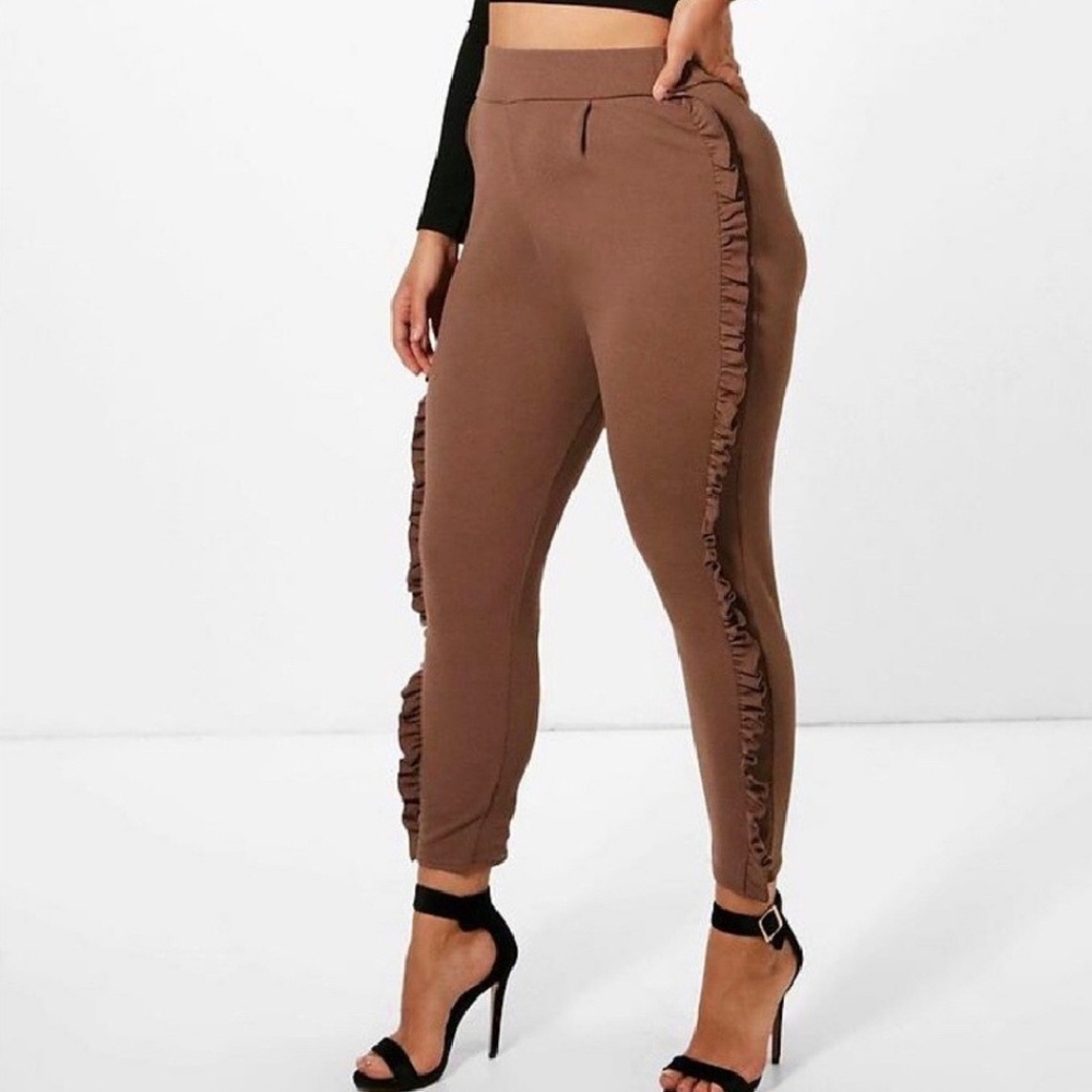 Ruffled pants
